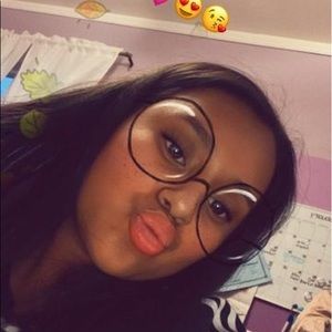 Meet your Posher, Gabriela